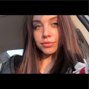 Meet your Posher, Kayla